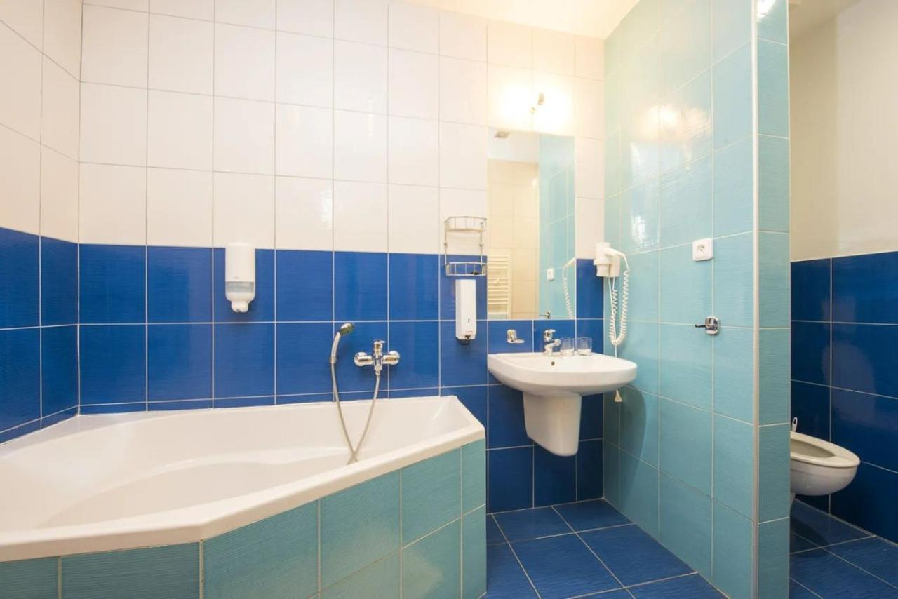 Hotel Spolcentrum Свит Экстерьер фото