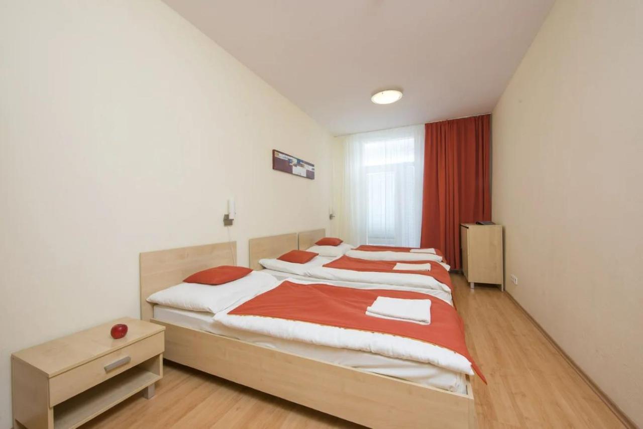Hotel Spolcentrum Свит Экстерьер фото