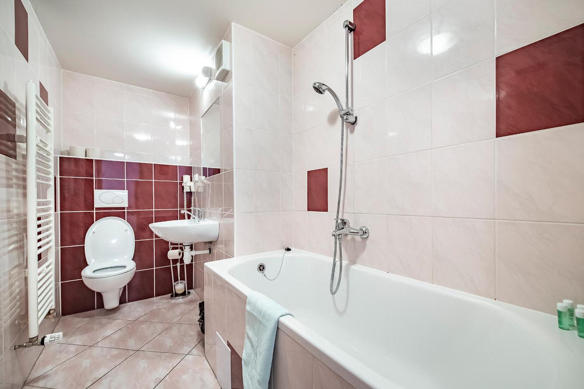 Hotel Spolcentrum Свит Экстерьер фото