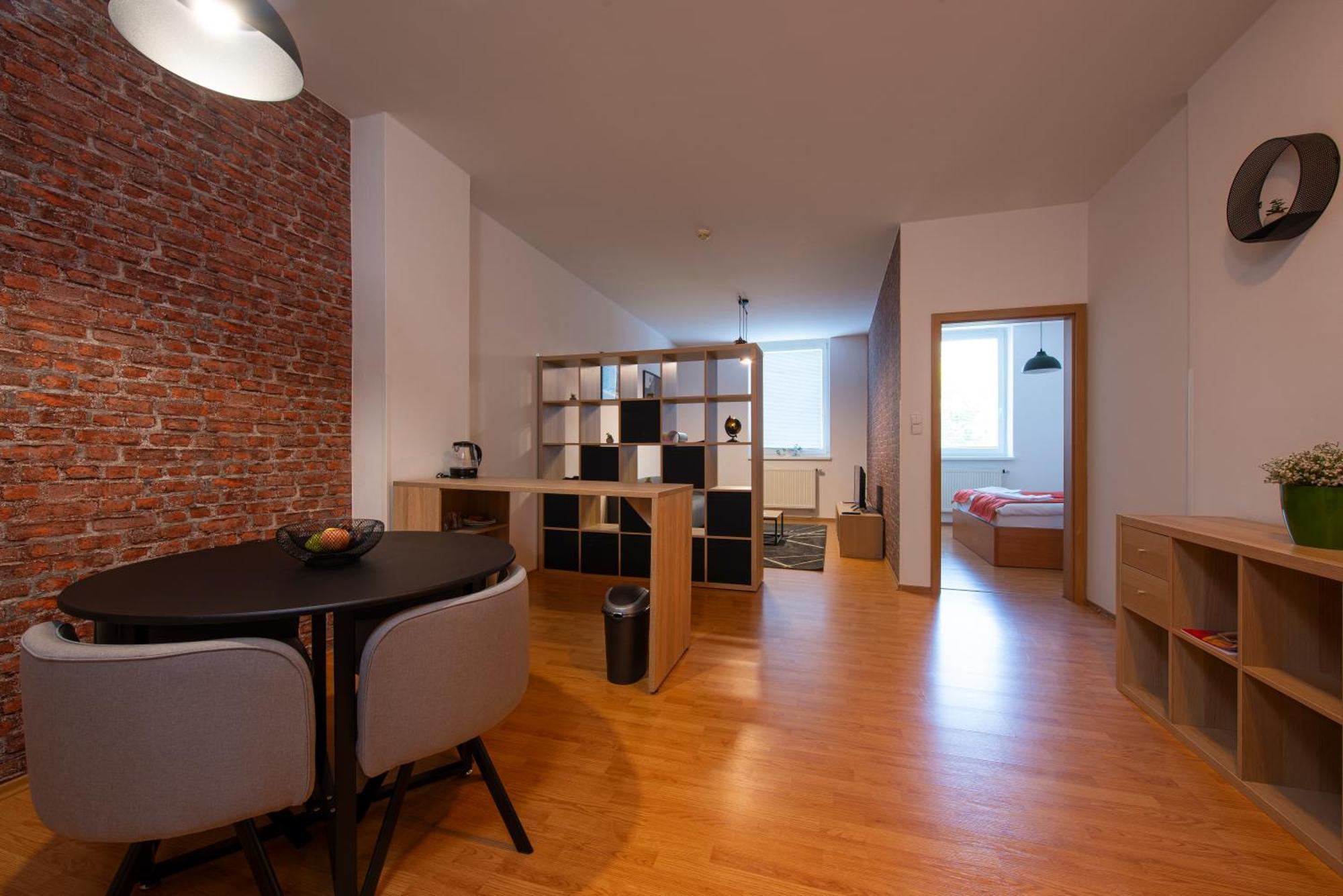 Hotel Spolcentrum Свит Экстерьер фото