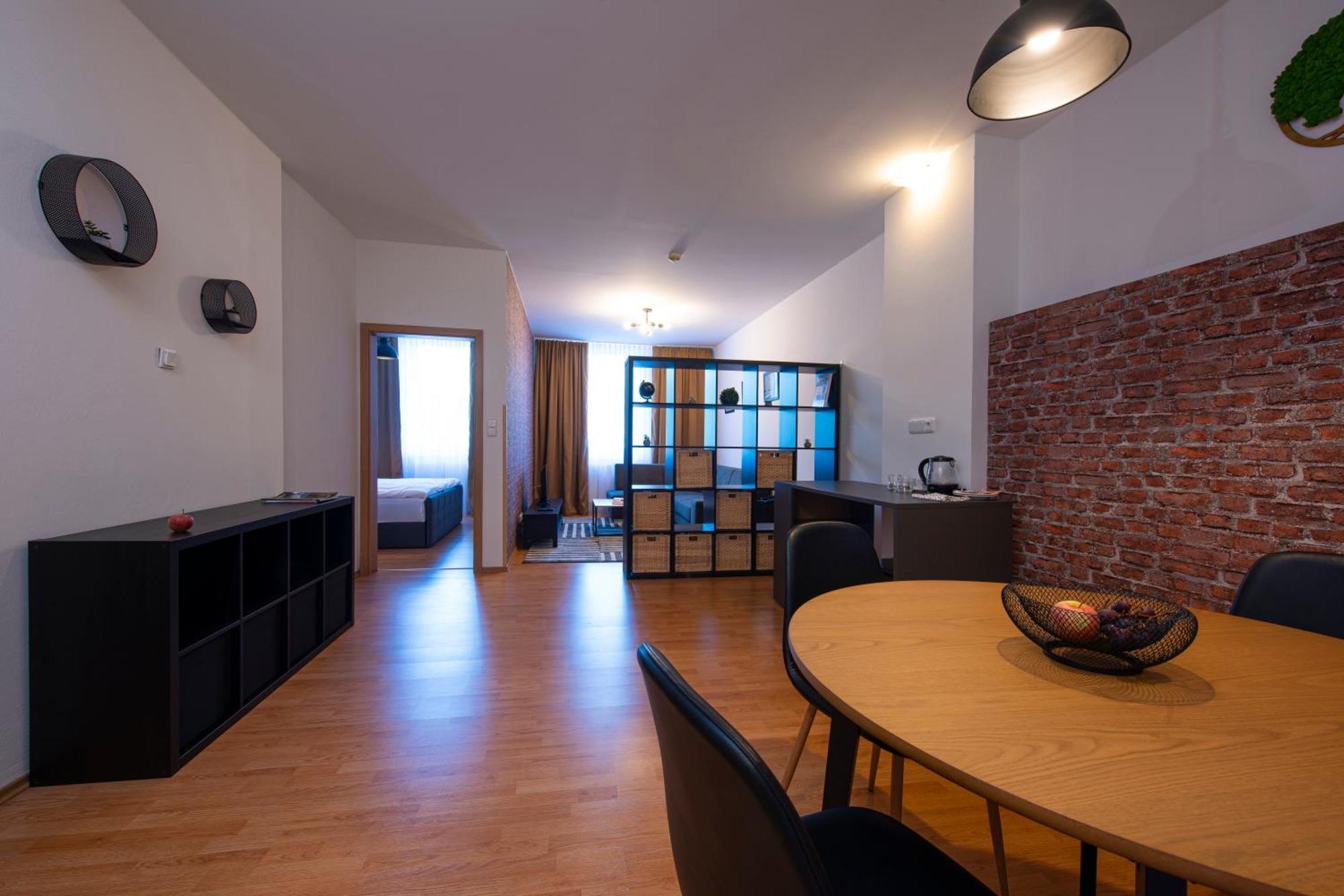 Hotel Spolcentrum Свит Экстерьер фото