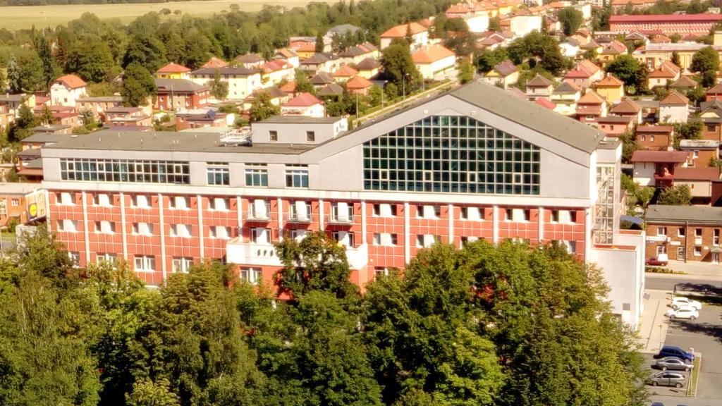 Hotel Spolcentrum Свит Экстерьер фото